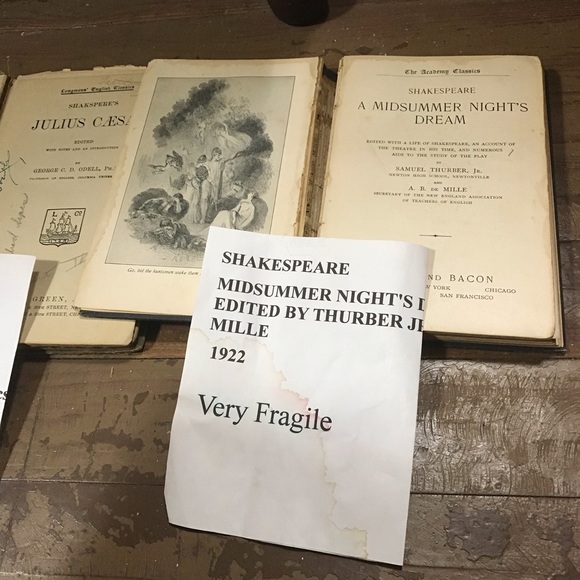 2 Antique Shakespeare Books- 1917 and 1922 - Picture 5 of 7
